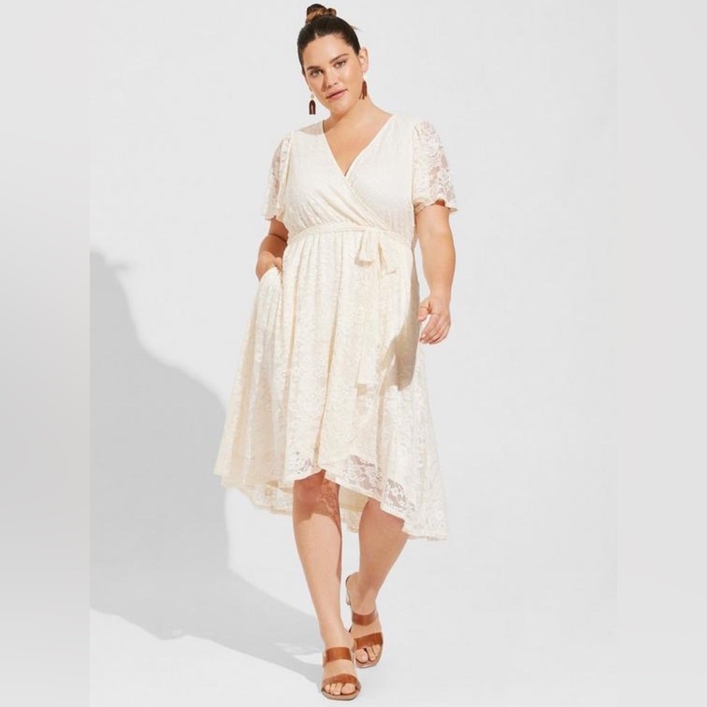 Torrid mini wrap style cream lace dress ‘Pristine’ size 2X (18-20) NWT